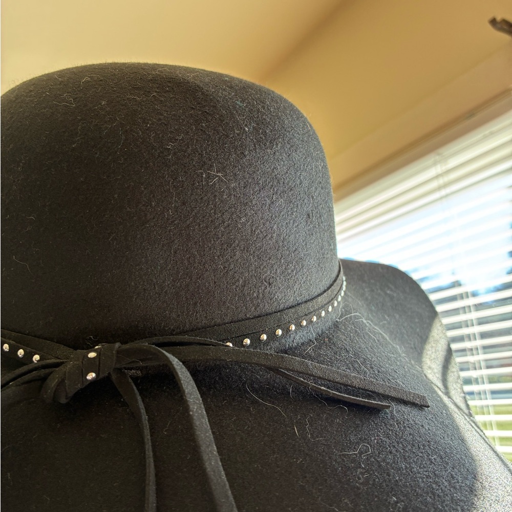 NWT never worn!!! Classy floppy suede hat with beaded trim